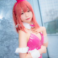 桜沢墨（バニーガールver.）『彼女、お借りします』／モデル：ことね、撮影：Jon