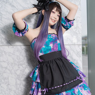 創作ウエイトレス／モデル：甲斐枝カエ、撮影：乃木章