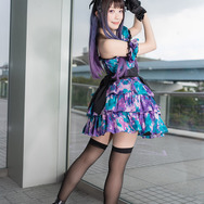 創作ウエイトレス／モデル：甲斐枝カエ、撮影：乃木章