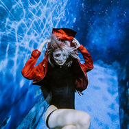 レッド（水着）『アークナイツ』／夜光