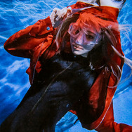 レッド（水着）『アークナイツ』／夜光