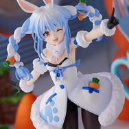 今にも「こんぺこ!」と聞こえてきそうな愛らしさ!「兎田ぺこら」新作フィギュア、予約開始