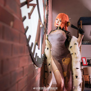 モナーク（コーデ：ブラック・ジェラード）『アズールレーン』／モデル：夏鳩鳩