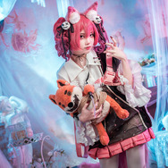 シャマレ『アークナイツ』／モデル：花崎まくら