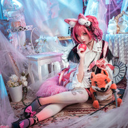 シャマレ『アークナイツ』／モデル：花崎まくら