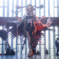燭騎士『アークナイツ』/モデル:山崎炸毛、撮影:教主Shadow