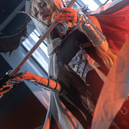 燭騎士『アークナイツ』/モデル:山崎炸毛、撮影:教主Shadow