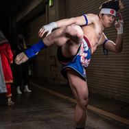 ジョー・ヒガシ『ザ・キング・オブ・ファイターズ』／モデル：デレゴリ、撮影：乃木章