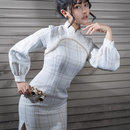 「不軌不軌」チャイナドレス／モデル：KAPI、撮影：乃木章
