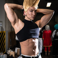 『ザ・キング・オブ・ファイターズ』二階堂紅丸／モデル：AKIHITO、ジョー・ヒガシ／デレゴリ／撮影：乃木章