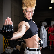 『ザ・キング・オブ・ファイターズ』二階堂紅丸／モデル：AKIHITO、ジョー・ヒガシ／デレゴリ／撮影：乃木章