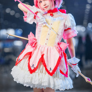 鹿目まどか『魔法少女まどか☆マギカ』/モデル:Hana、撮影:二衣二