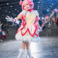 鹿目まどか『魔法少女まどか☆マギカ』/モデル:Hana、撮影:二衣二