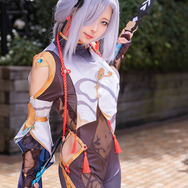 申鶴『原神』／モデル：一条はな、撮影：tama