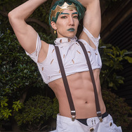 岸辺露伴『ジョジョの奇妙な冒険』／モデル：AKIHITO