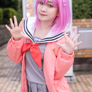 鳳えむ『プロジェクトセカイ』/モデル:紅花、撮影:tama