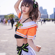 夏色まつり「ホロライブ」／モデル：山中おくら、撮影：tama