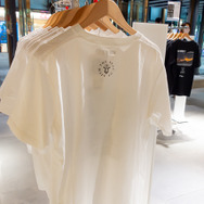 ユニクロ「FF35周年UT」コラボ、フォトレポート！限定の「コンプリートボックス」や『FF7R』でクラウドが乗ったバイク原寸展示まで