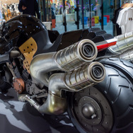 ユニクロ「FF35周年UT」コラボ、フォトレポート！限定の「コンプリートボックス」や『FF7R』でクラウドが乗ったバイク原寸展示まで