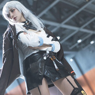 実践理性·山内樱『迷雾公式』／モデル：探偵莉莉、撮影：教主Shadow（Twitter：@jiaozhushadow）