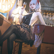 W『アークナイツ』／モデル：草莓