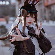 アーミヤ（新聞配達ver.）『アークナイツ』／モデル：二佐Nisa