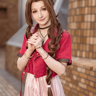 エアリス『ファイナルファンタジーVII リメイク』／モデル：ada、撮影：乃木章