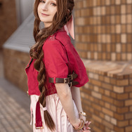 エアリス『ファイナルファンタジーVII リメイク』／モデル：ada、撮影：乃木章