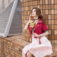 エアリス『ファイナルファンタジーVII リメイク』／モデル：ada、撮影：乃木章