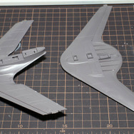 『エースコンバット』コトブキヤ1/144「X-49 ナイトレーベン」プラモデルレビュー!巨大で特異なフォルムを体感出来る魅惑のキットで「挟まっちまった」も試した