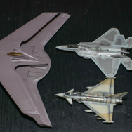 『エースコンバット』コトブキヤ1/144「X-49 ナイトレーベン」プラモデルレビュー!巨大で特異なフォルムを体感出来る魅惑のキットで「挟まっちまった」も試した