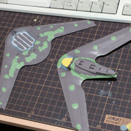 『エースコンバット』コトブキヤ1/144「X-49 ナイトレーベン」プラモデルレビュー!巨大で特異なフォルムを体感出来る魅惑のキットで「挟まっちまった」も試した