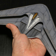 『エースコンバット』コトブキヤ1/144「X-49 ナイトレーベン」プラモデルレビュー!巨大で特異なフォルムを体感出来る魅惑のキットで「挟まっちまった」も試した