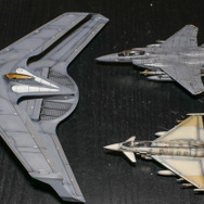 『エースコンバット』コトブキヤ1/144「X-49 ナイトレーベン」プラモデルレビュー!巨大で特異なフォルムを体感出来る魅惑のキットで「挟まっちまった」も試した