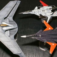 『エースコンバット』コトブキヤ1/144「X-49 ナイトレーベン」プラモデルレビュー!巨大で特異なフォルムを体感出来る魅惑のキットで「挟まっちまった」も試した