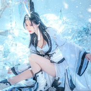 情不敢至深,恐大夢一場。                卦不敢算尽,畏天道无常。