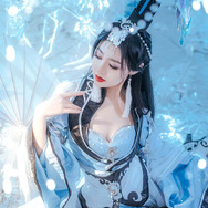 情不敢至深,恐大夢一場。                卦不敢算尽,畏天道无常。