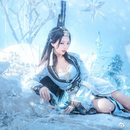 情不敢至深,恐大夢一場。                卦不敢算尽,畏天道无常。