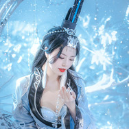 情不敢至深,恐大夢一場。                卦不敢算尽,畏天道无常。