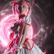 鹿目 まどか『魔法少女まどか☆マギカ』／モデル：齐木冰糖、撮影：摸鱼仔 （Weibo：@摸鱼仔-Rinzler ）