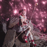 鹿目 まどか『魔法少女まどか☆マギカ』／モデル：齐木冰糖、撮影：摸鱼仔 （Weibo：@摸鱼仔-Rinzler ）