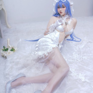 ニュージャージー（ケッコン衣装「スノーブライドラブ」）『アズールレーン』／モデル：Ruby蘸酱美美