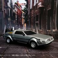 空中に浮かぶフィギュア！？「バック・トゥ・ザ・フューチャーPartII」のデロリアンが8月に発売