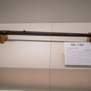 『モンハン』原寸大で「狐刀カカルクモナキ」を再現したら、約150kgに！「堺市」コラボ展示でハンターの凄さを実感