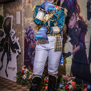 傭兵ナワーブ（チェシャ猫の衣装）／女将