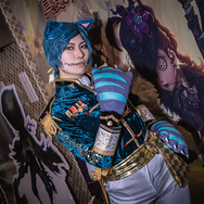 傭兵ナワーブ（チェシャ猫の衣装）／女将