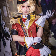 踊り子マルガレータ（調教師の衣装）／モデル：日向ひま