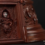 あのリアルすぎる「ドミトレスク婦人」スタチューが国内ショップでも予約開始！