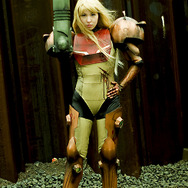 『メトロイド』のコスプレイヤーがドイツの広告に登場