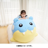 触るとひんやり気持ちいい！愛くるしさが堪らない『ポケモン』「タマザラシ」の等身大ぬいぐるみ発売